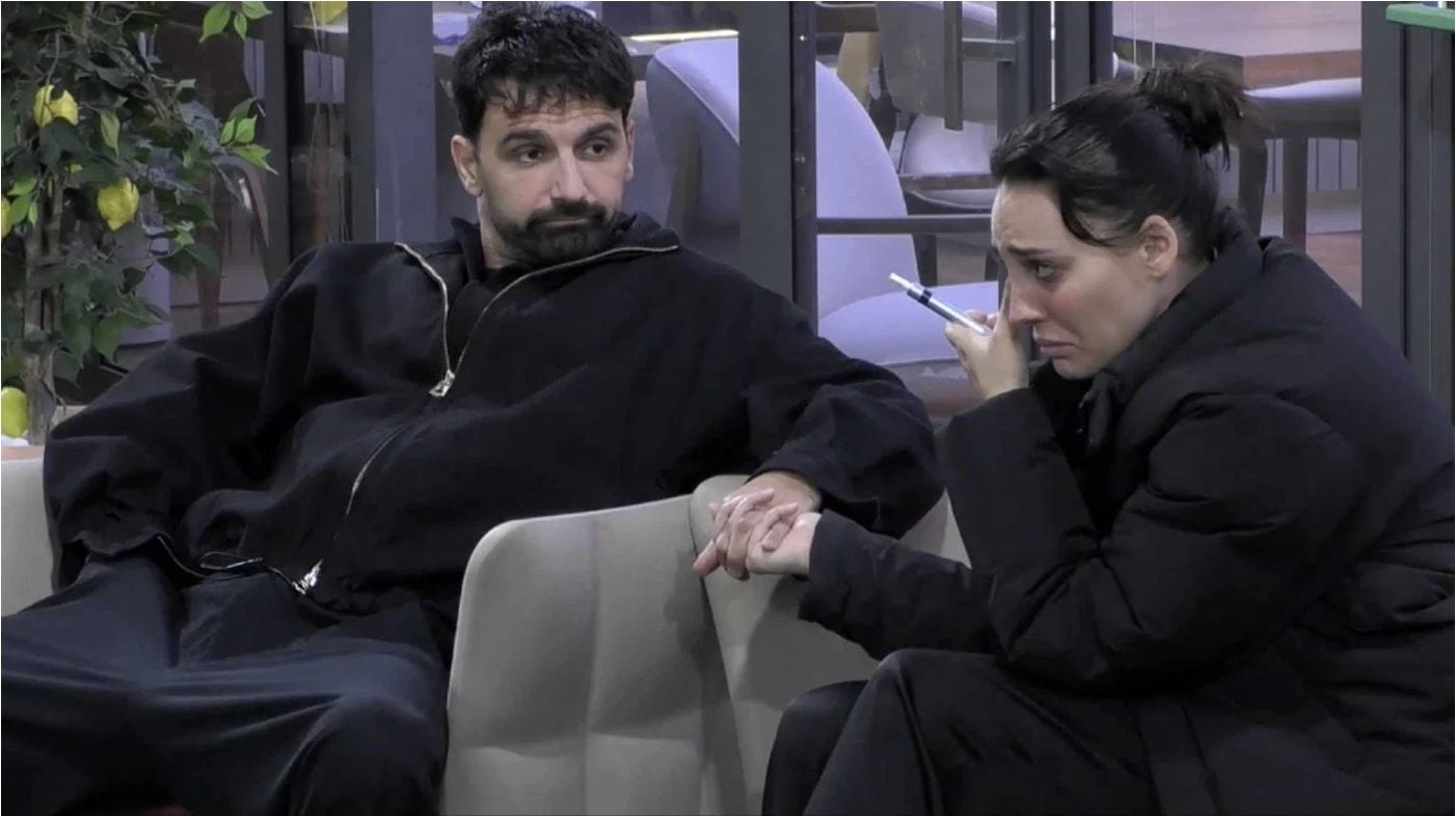 Grande Fratello, Francesca Manzini chiede in lacrime a Raimondo Todaro: "Secondo te sono brutta?"