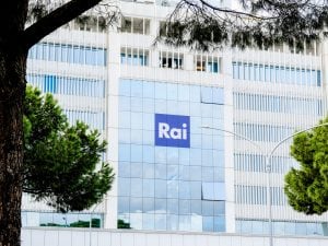 Mancano i soldi in Rai: nessun programma nuovo tra le 14 e la solita Estate in diretta