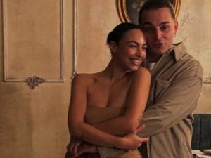 Ernia e Valentina Cabassi si sposano, l’annuncio: “Sarà una cerimonia molto intima, come la nostra storia”