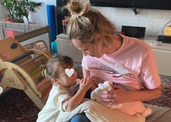 Federica Pellegrini: "Con Rachele ho scelto il cesareo. Io e Matteo non mostreremo le nostre figlie sui social"
