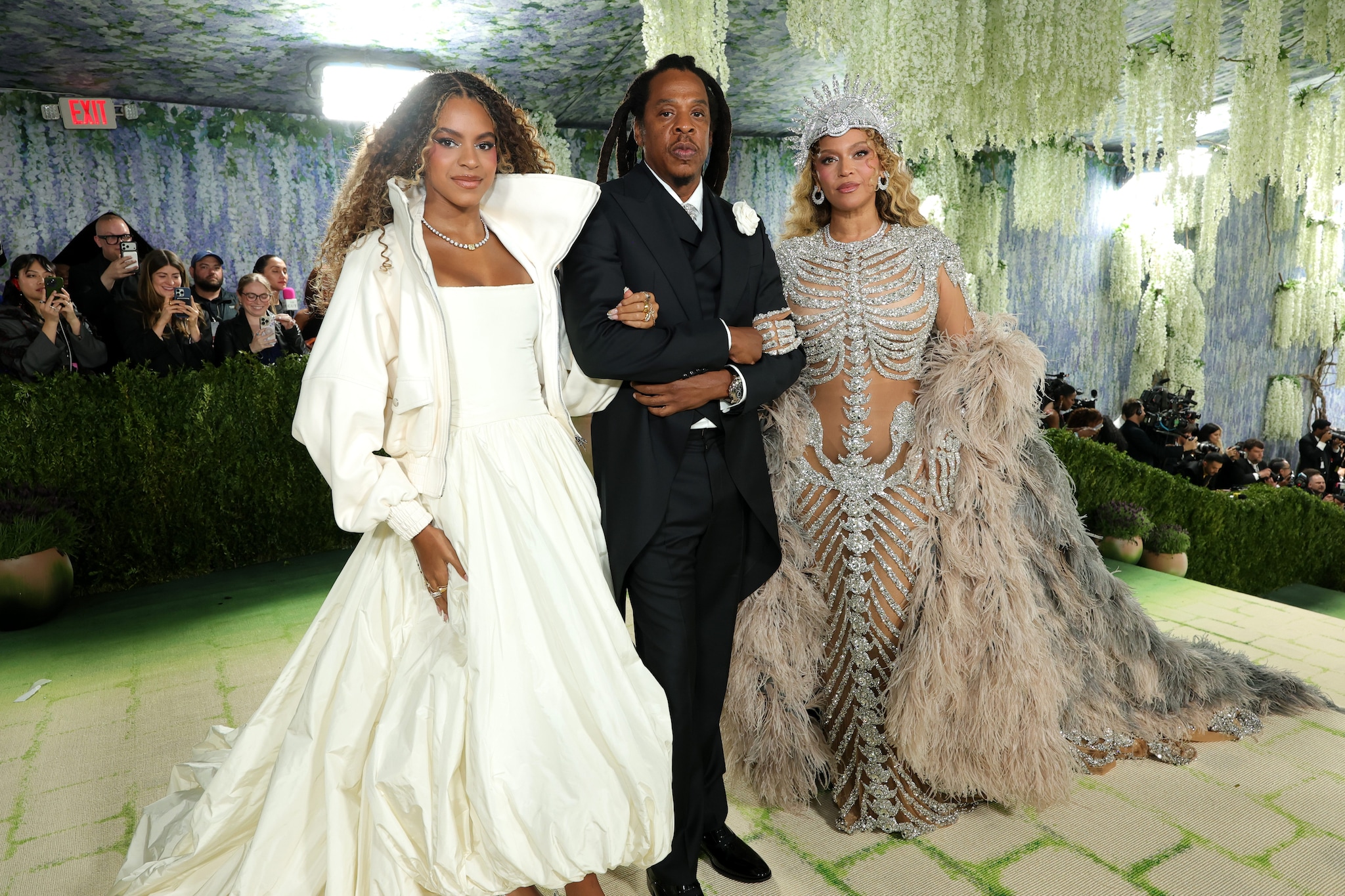 Jay-Z, Beyoncé e Blue Ivy al Met Gala 2026: la famiglia Carter si presenta tutta insieme sul red carpet