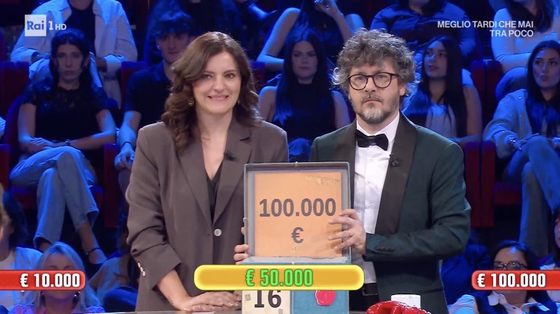 Igor scopre di avere 100mila euro nel suo pacco