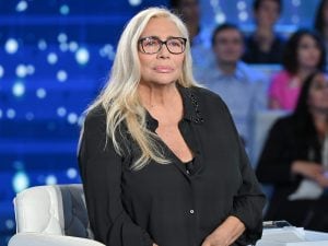 Mara Venier: “Rai mi chiede di rimanere a Domenica In, devo riflettere. Il programma va rivisto e cambiato”