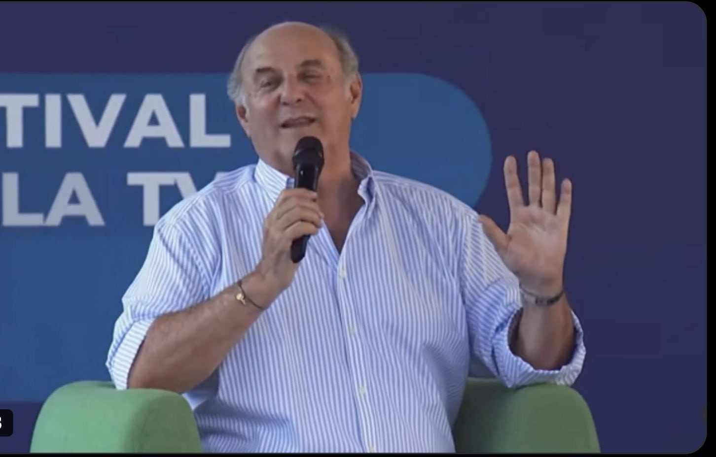 Gerry Scotti: "Io e De Martino d'accordo, vogliamo che i nostri programmi finiscano alle 21.30"