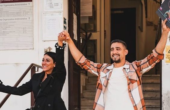Selvaggia Roma e Luca Teti sposi, il rito civile in attesa dei festeggiamenti: "Ci siamo promessi amore"