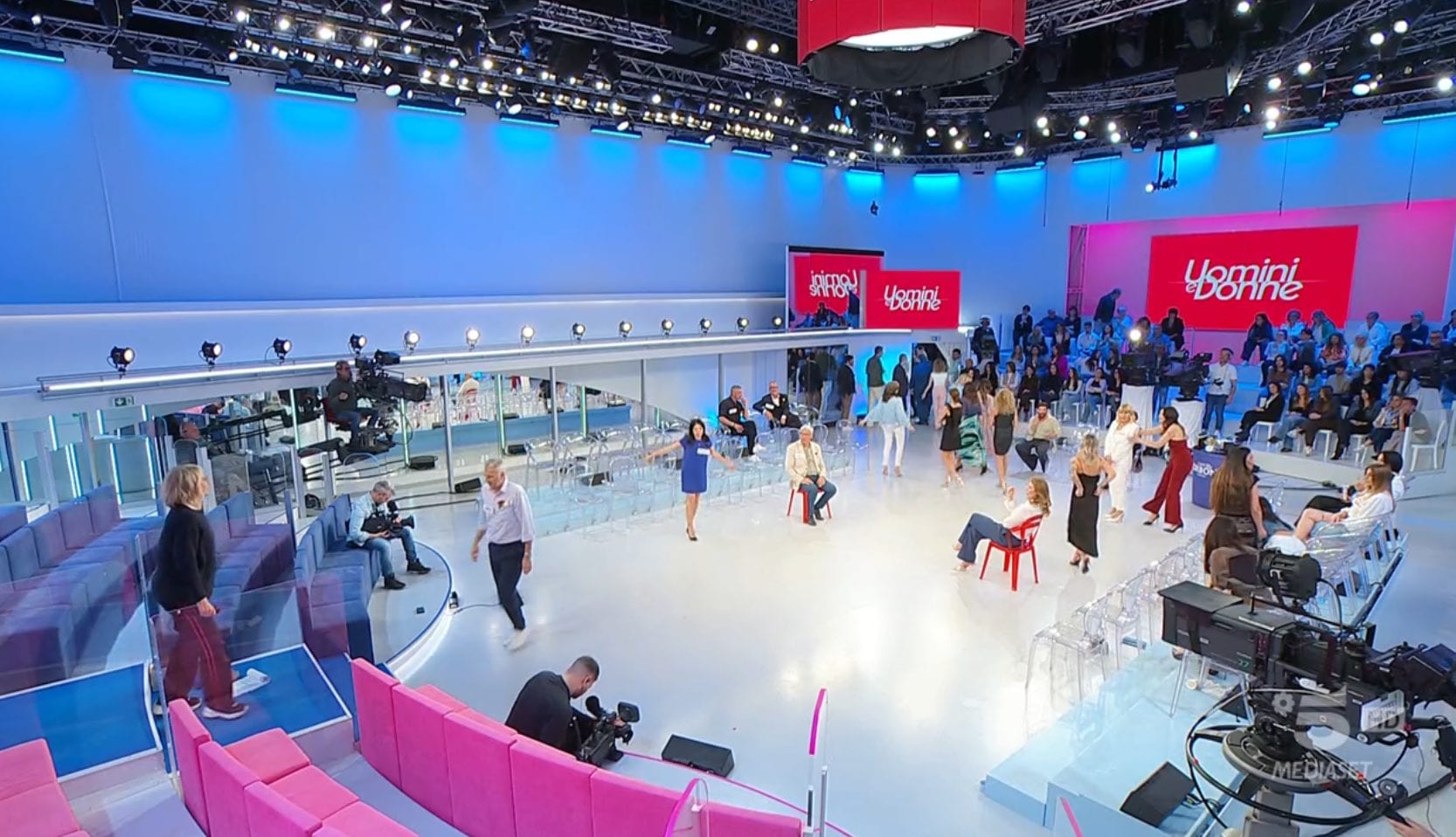 Uomini e Donne, i parterre abbandonano la puntata: protesta in studio nel finale di stagione