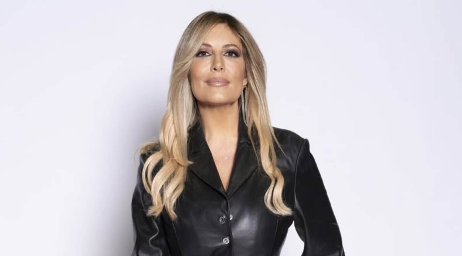 Selvaggia Lucarelli all’Isola dei famosi al posto di Belén: “Aveva rifiutato, Mediaset l’ha corteggiata”