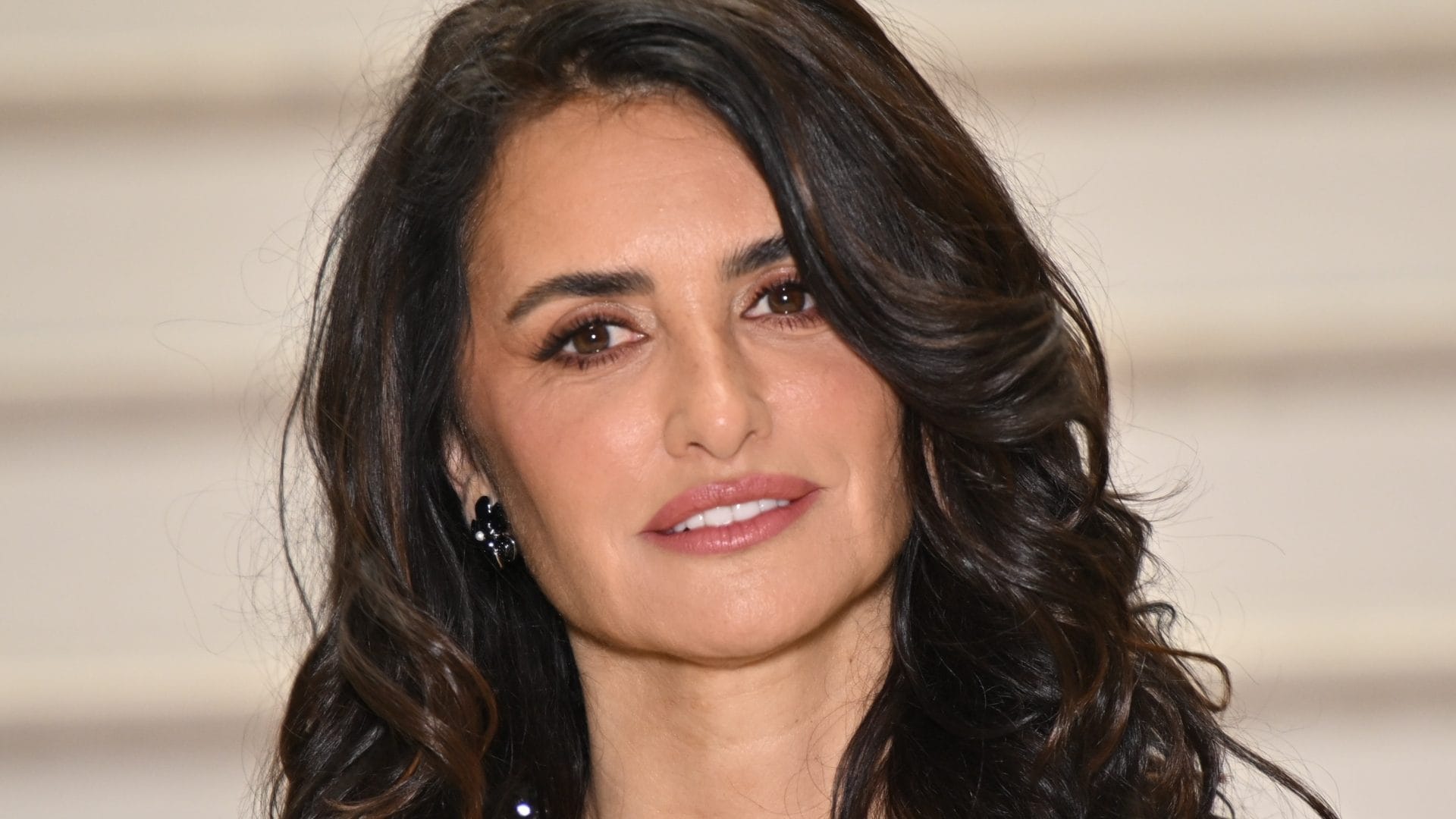Paura sul set per Penelope Cruz, il medico la chiama e le dice: "Sembra che tu abbia un aneurisma cerebrale"