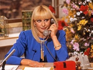 Restituite le cinture rubate di Raffaella Carrà, i ladri le hanno spedite con una lettera