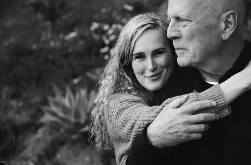 Rumer Willis parla della malattia del padre Bruce: "Gli ha permesso di essere fragile come non era mai stato"