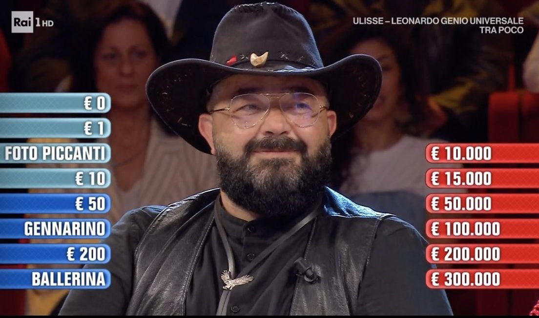 Ad Affari Tuoi Donato accetta per sbaglio 10mila euro, De Martino è incredulo: "Ma come è possibile?"