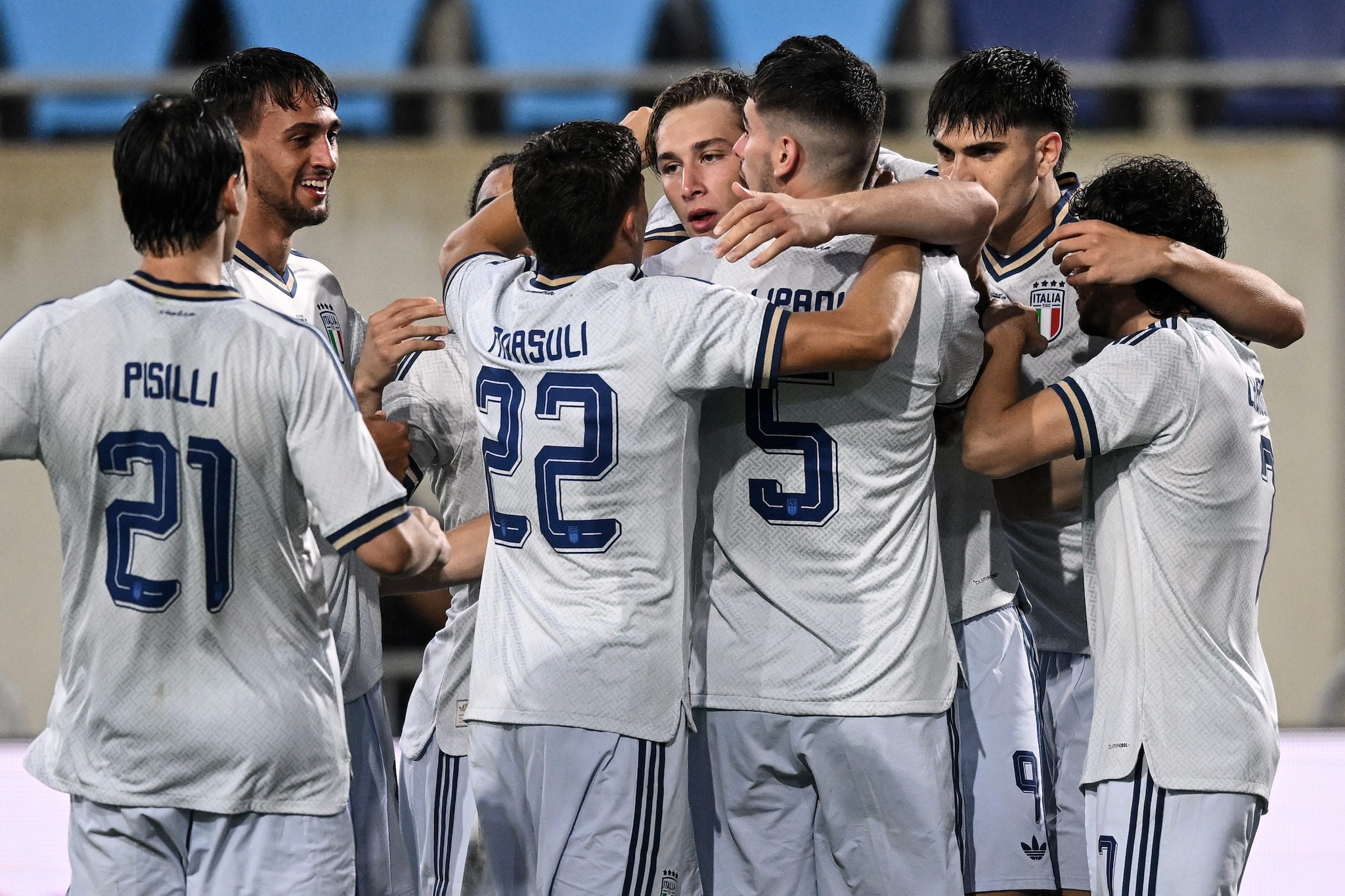 Ascolti tv di ieri 3 giugno: stravince Italia-Lussemburgo (21.7%), buon risultato per Ticket to Paradise (14.7%)
