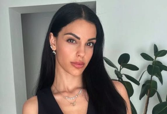 Giulia Belmonte, compagna di Stash: "Ero con le mie figlie e un'auto ci è venuta addosso. È stato uno spavento"