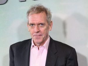 Giornalista critica Dr. House, Hugh Laurie risponde a tono: 