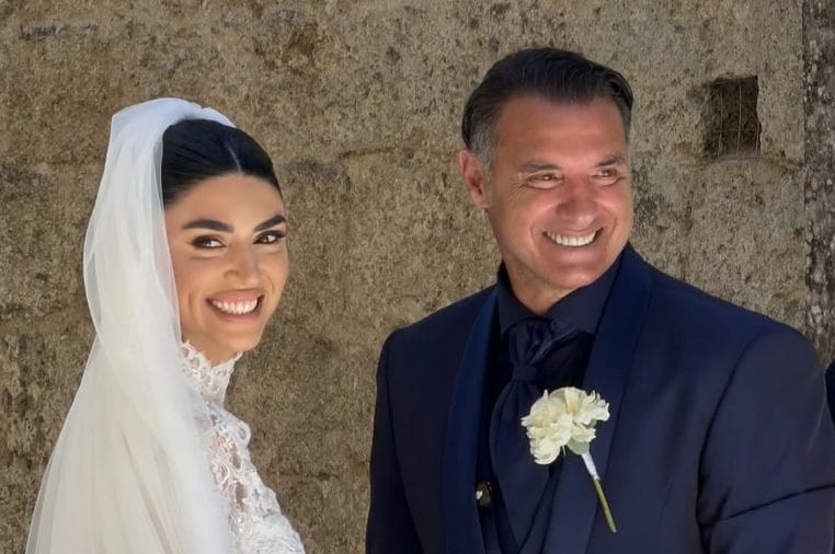 Lorenzo Amoruso e Afarin Mirzaei si sono sposati: il matrimonio con rito civile in Toscana