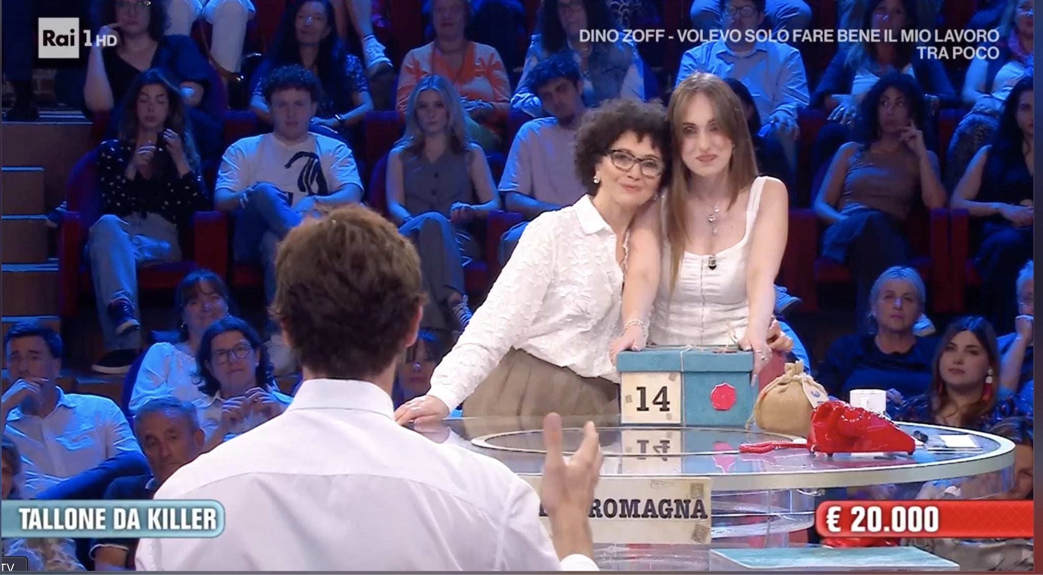Affari Tuoi del 10 giugno, Martina fa un passo falso tremendo e Herbert Ballerina condanna la sua partita