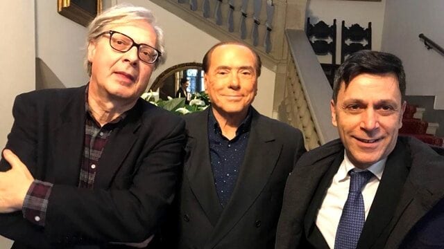 Vittorio Sgarbi insimee a Silvio Berlusconi Sauro Moretti