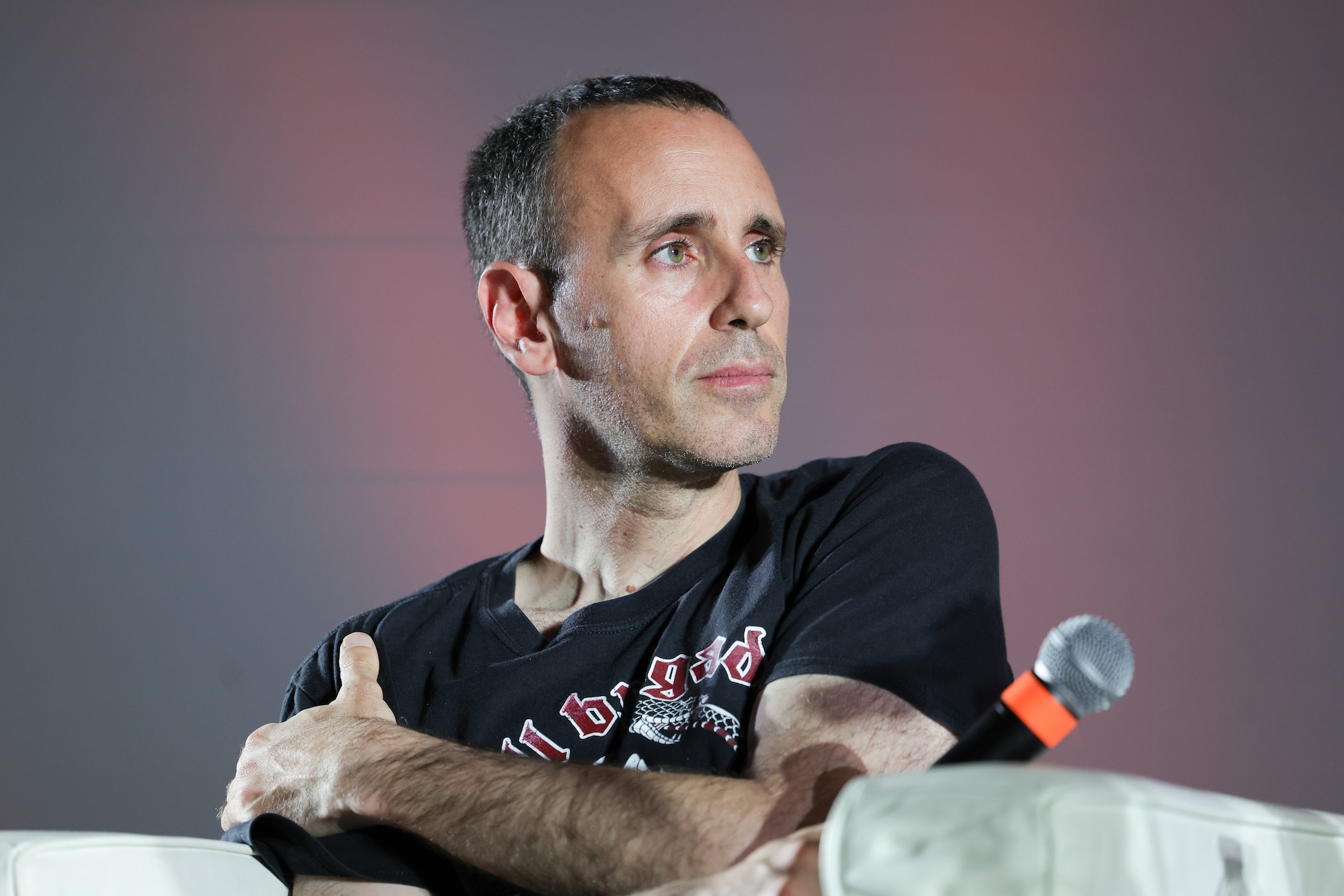 Due Spicci di Zerocalcare, compensi da 6 euro l'ora e interrogazione di Gasparri: è polemica sulla serie Netflix