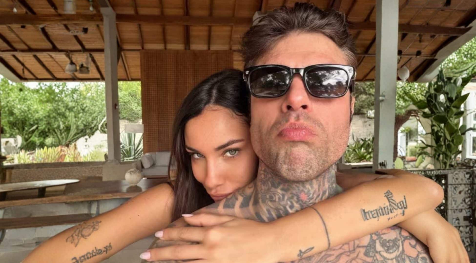 Fedez ha ritrovato la pace con Giulia Honegger: le vacanze prima del parto, il sesso del bebè top secret