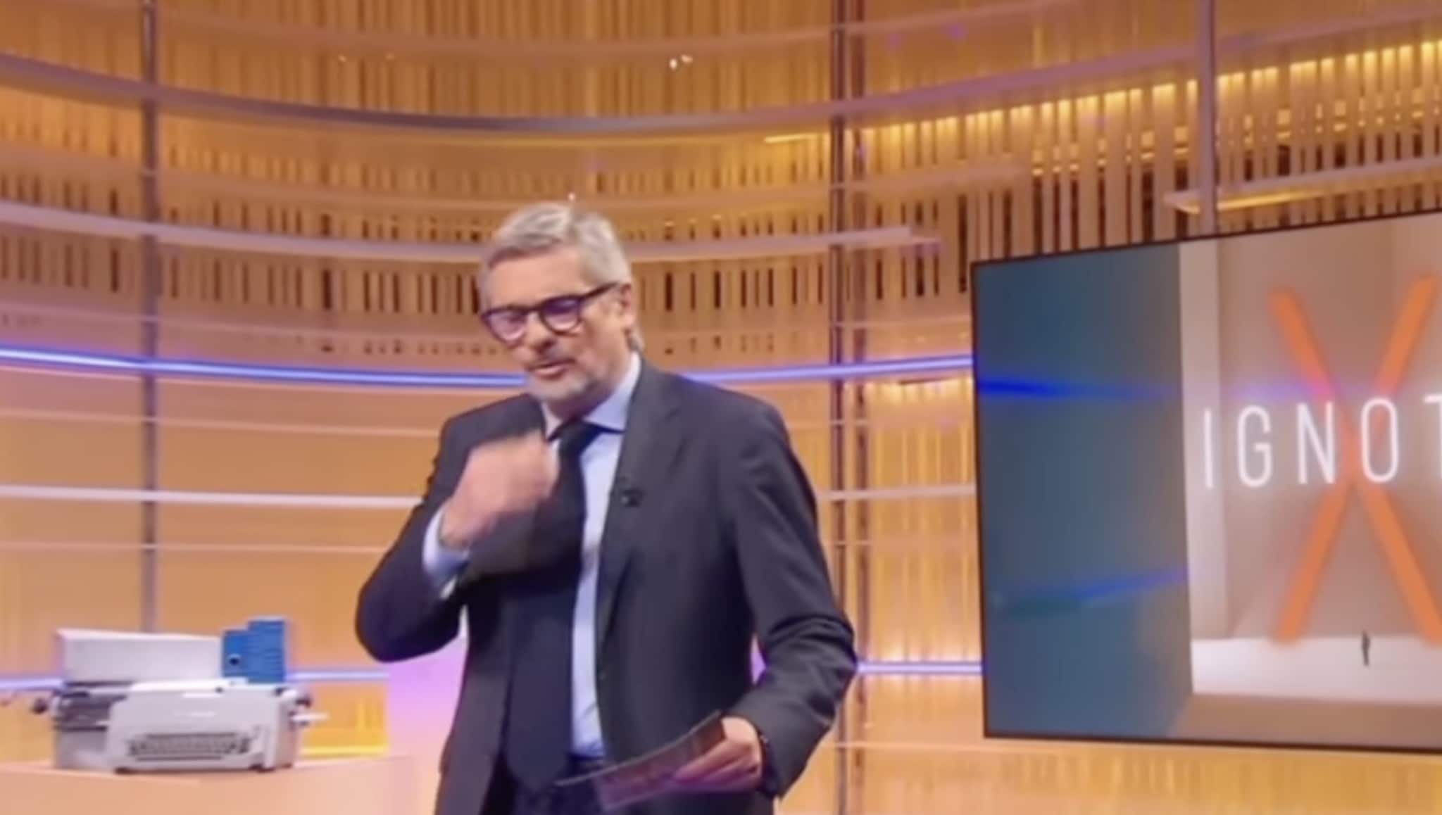 Il lapsus di Pino Rinaldi nel giorno del caso Sciarelli: "Vedremo tutto a Chi l'ha visto...seh, a Ignoto X"