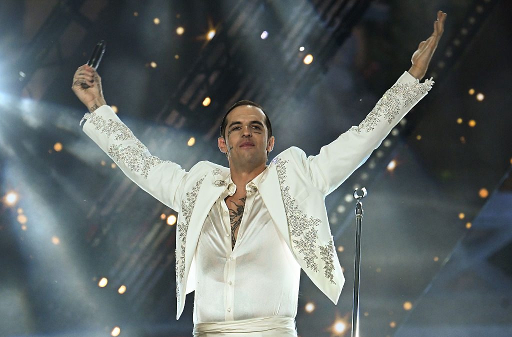 "Mediaset sfila Achille Lauro alla Rai", su Canale 5 il suo concerto a San Siro