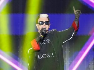 Rivelazioni matrimoniali di Malgioglio al Tim Summer Hits