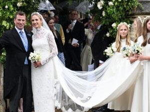 Si sposa Peter Phillips, nipote di Re Carlo: alle nozze anch