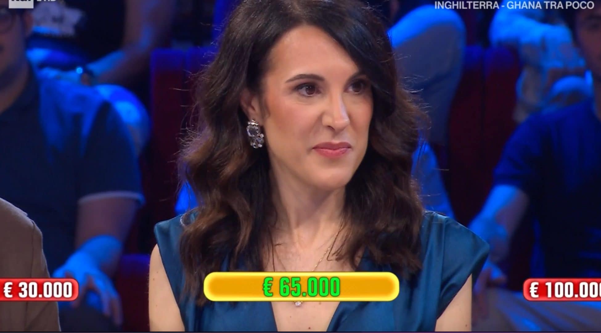 Angelica ad Affari Tuoi con il pacco che “non avrebbe mai cambiato”: non lo sapeva ma conteneva 100mila euro