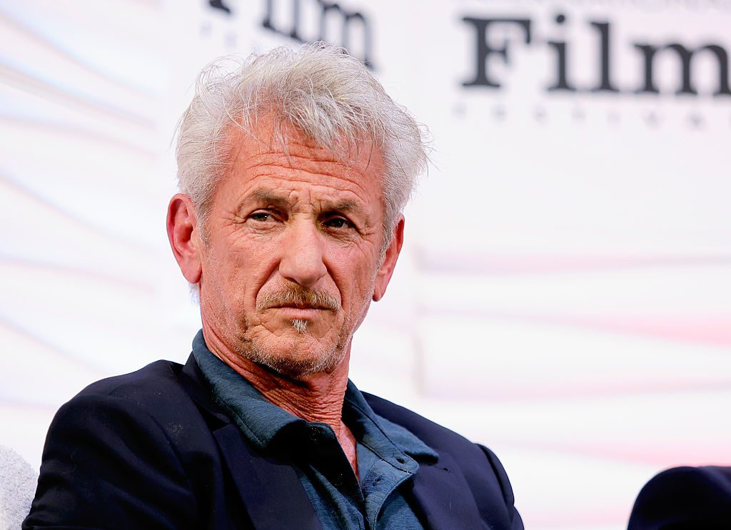 Sean Penn spiega perché non si è presentato agli Oscar: "Per me rappresentano un forte disagio sociale"