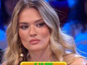 Rita ad Affari Tuoi “sente” di dover scegliere il Molise, ma