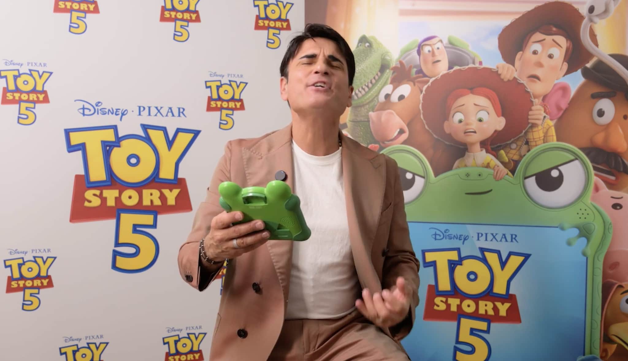 Toy Story 5, Sal Da Vinci nella versione italiana è Pizza cu 'e llente: doppia il personaggio di Bad Bunny