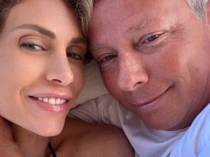 Paola Caruso accusata di stare col 60enne Talin solo perché 