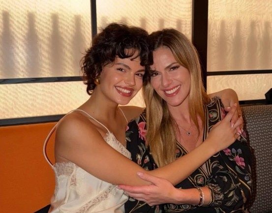 Julia, la figlia di Teo Mammucari e Thais Wiggers ha compiuto 18 anni: "Vederti così allegra è una vittoria"