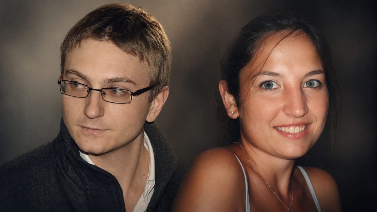Chiara Poggi e Alberto Stasi. Immagine modificata con ausilio di IA.