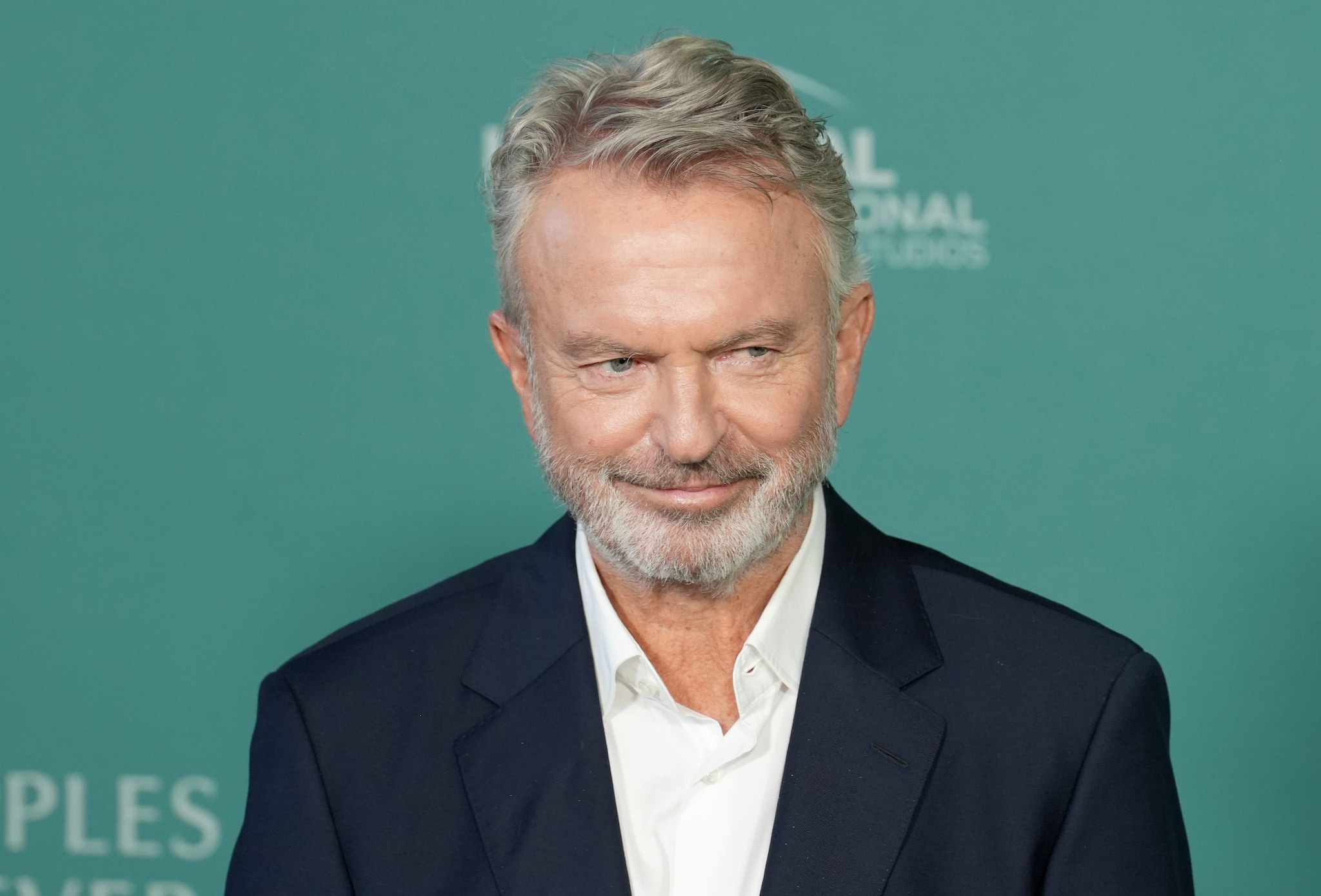 È morto a 78 anni Sam Neill, la famiglia dell’attore di Jurassic Park: “Morte improvvisa e inaspettata”