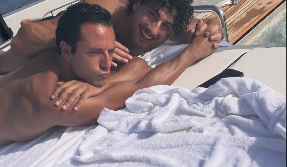 Giuseppe Giofrè con un ragazzo nel post di Jennifer Lopez: la foto accende i gossip sulla sua vita privata