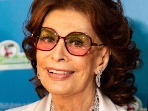 Alessandra Mussolini smentisce il ricovero di Sophia Loren