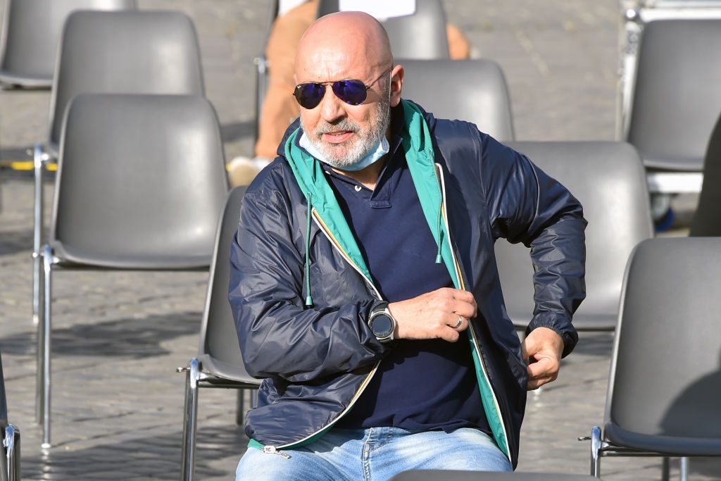 "Battista truffato per circa due milioni di euro dal manager" è l'ipotesi del pm, ma il comico rischia per diffamazione