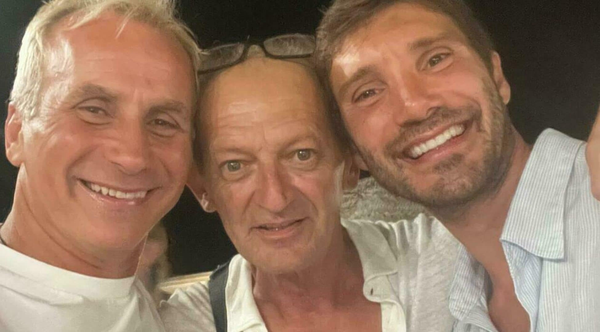 Stefano De Martino ritira il premio intitolato al padre Enrico: “Il più bel premio che riceverò mai”