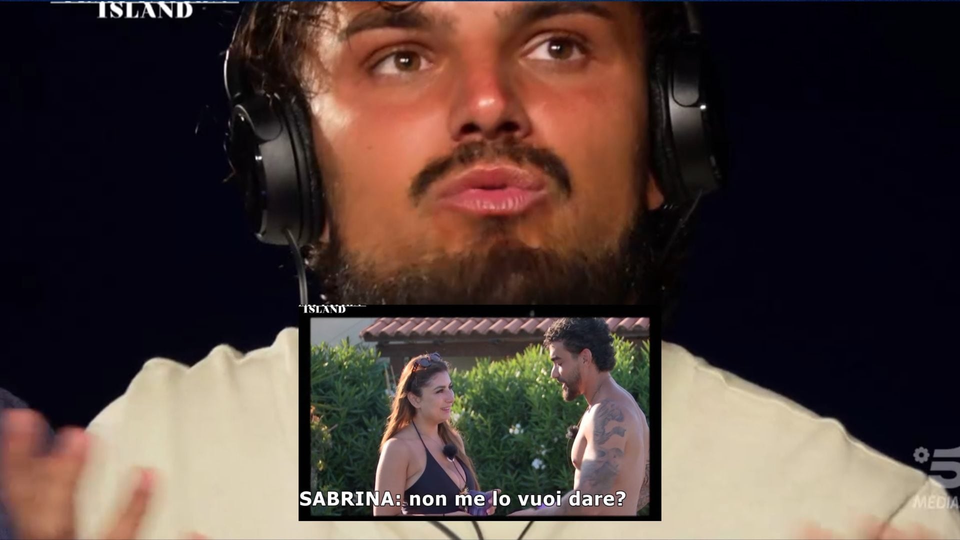 A Temptation Island Sabrina dichiara guerra a Giovanni: "Fa schifo". Poi chiede un bacio al single e viene respinta