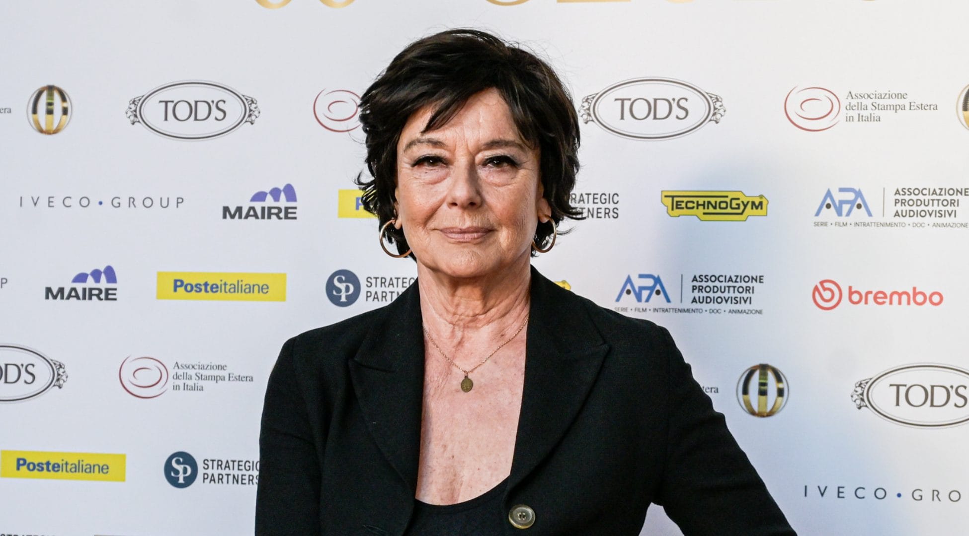 Monica Guerritore: “Ho avuto un tumore e finito sei cicli di chemio, curata grazie alla diagnosi precoce”