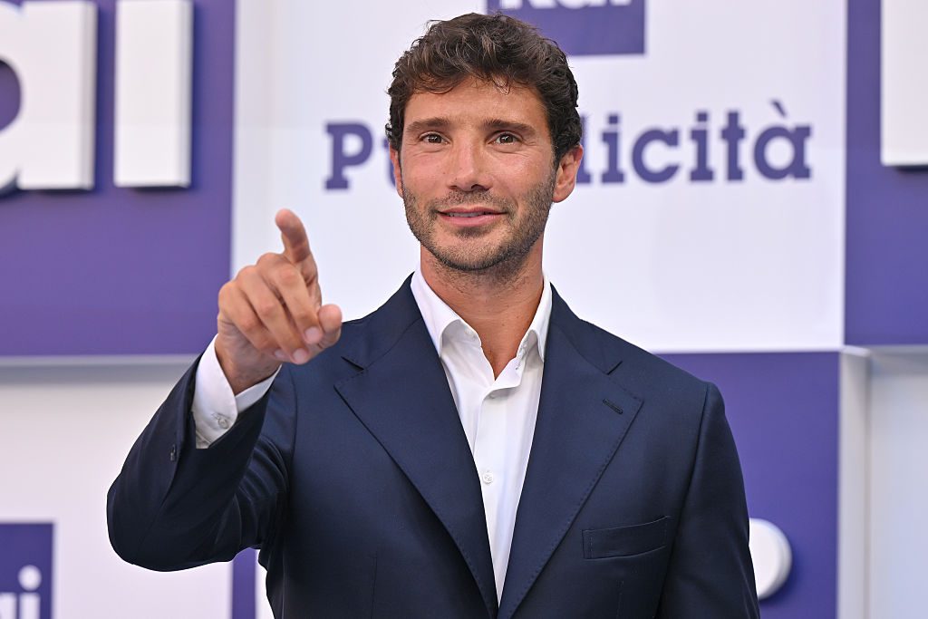 Stefano De Martino elimina le Nuove Proposte a Sanremo 2027: il vincitore canterà con i Big