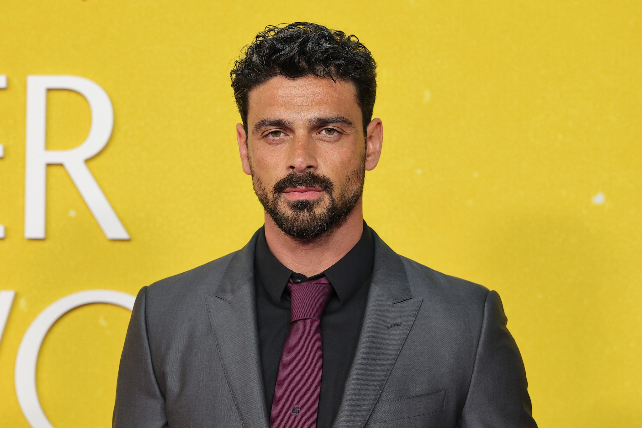 Michele Morrone: "Con Giorgia Meloni siamo amici, ci sentiamo. I flirt? Solo D'Amario è vero"
