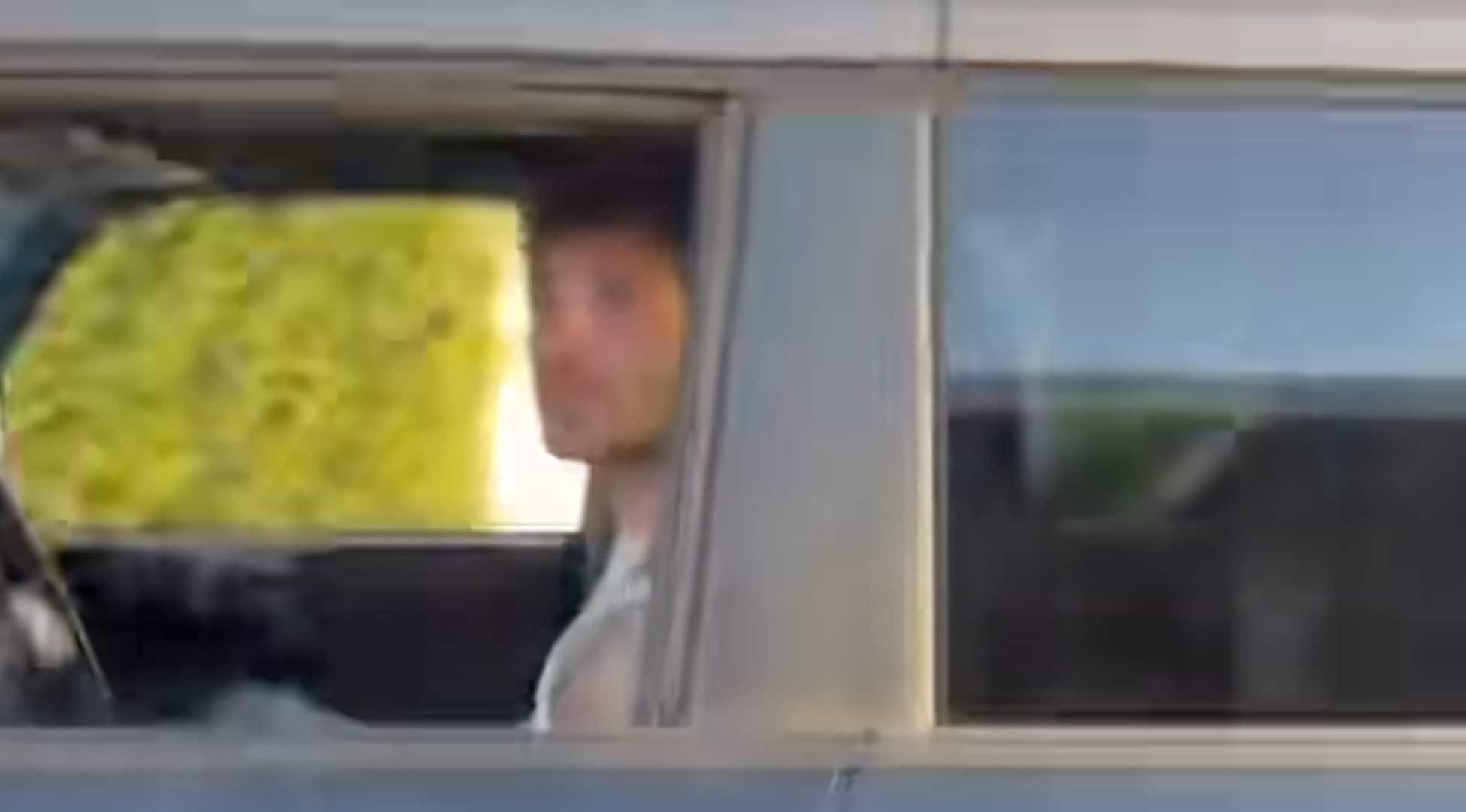 Stefano De Martino a Los Angeles con Santiago: i fan lo riconoscono e lo abbordano in superstrada