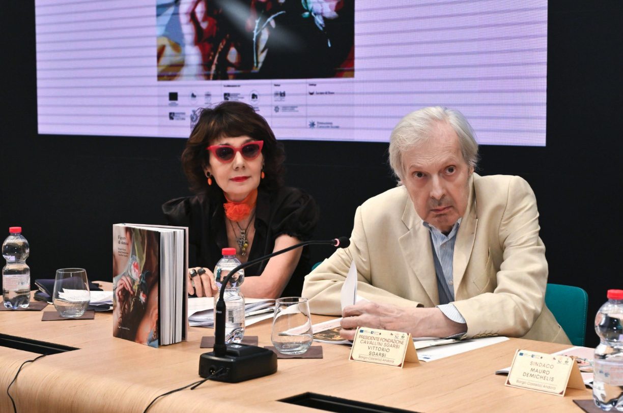 Vittorio Sgarbi si mostra nuovamente in pubblico, le occasioni sono ormai sempre più rare