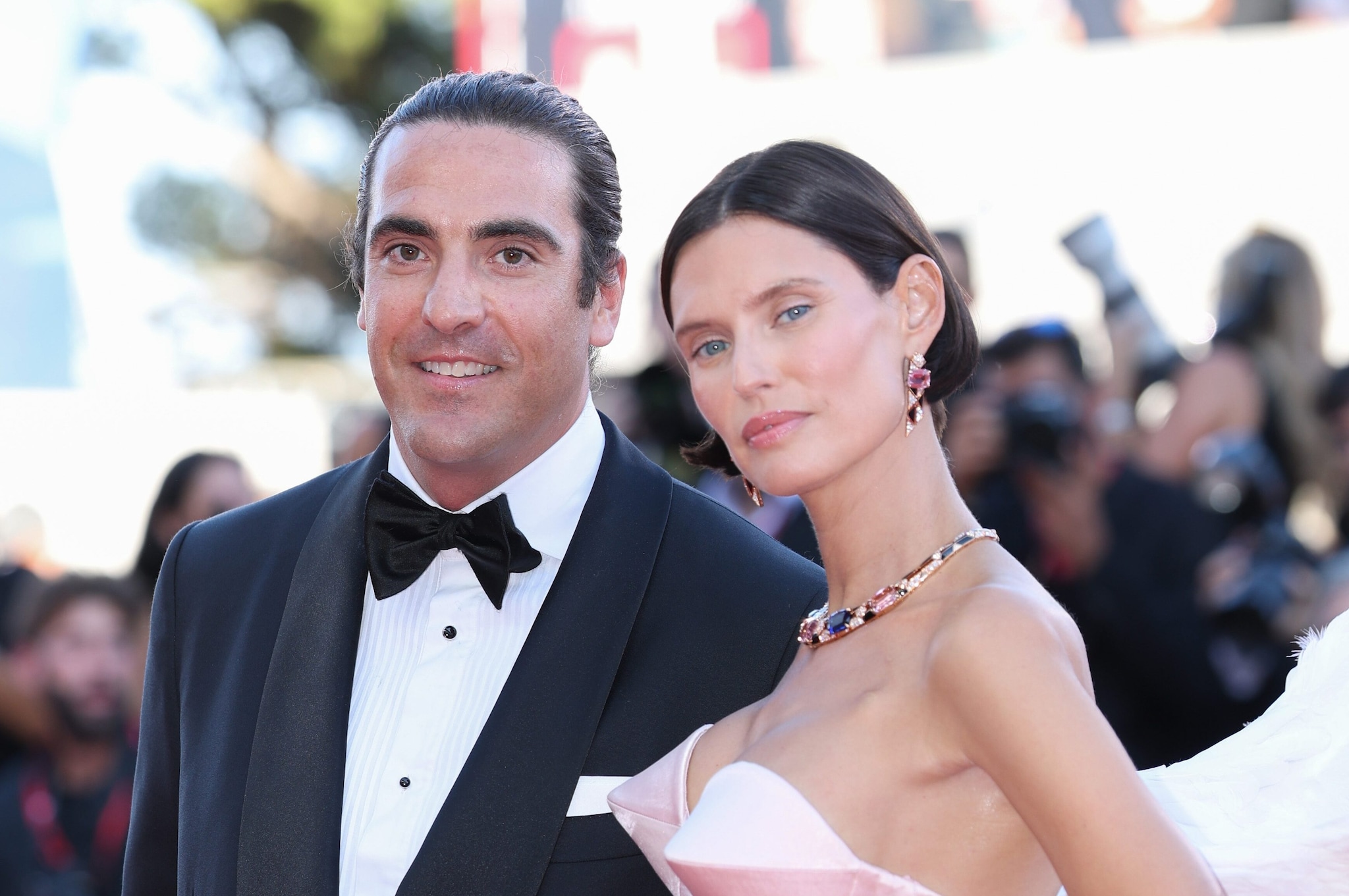Bianca Balti verso il terzo matrimonio con Alessandro Cutrera: l'anello sul red carpet a Venezia alimenta il gossip