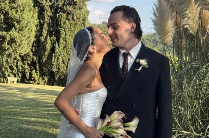 Ernia e Valentina Cabassi sposi, la cerimonia intima con pochi amici: a celebrarla Jake La Furia