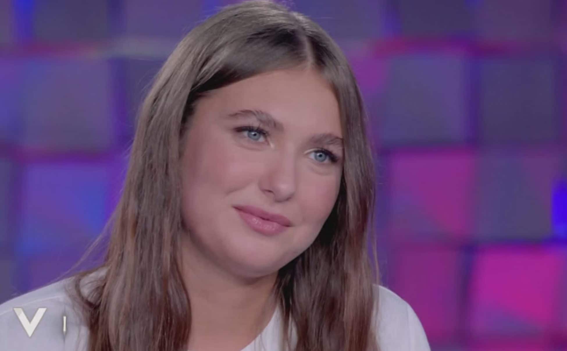 La prima volta di Chanel Totti a Verissimo: da bambina si sentiva osservata perché figlia di Totti e Ilary