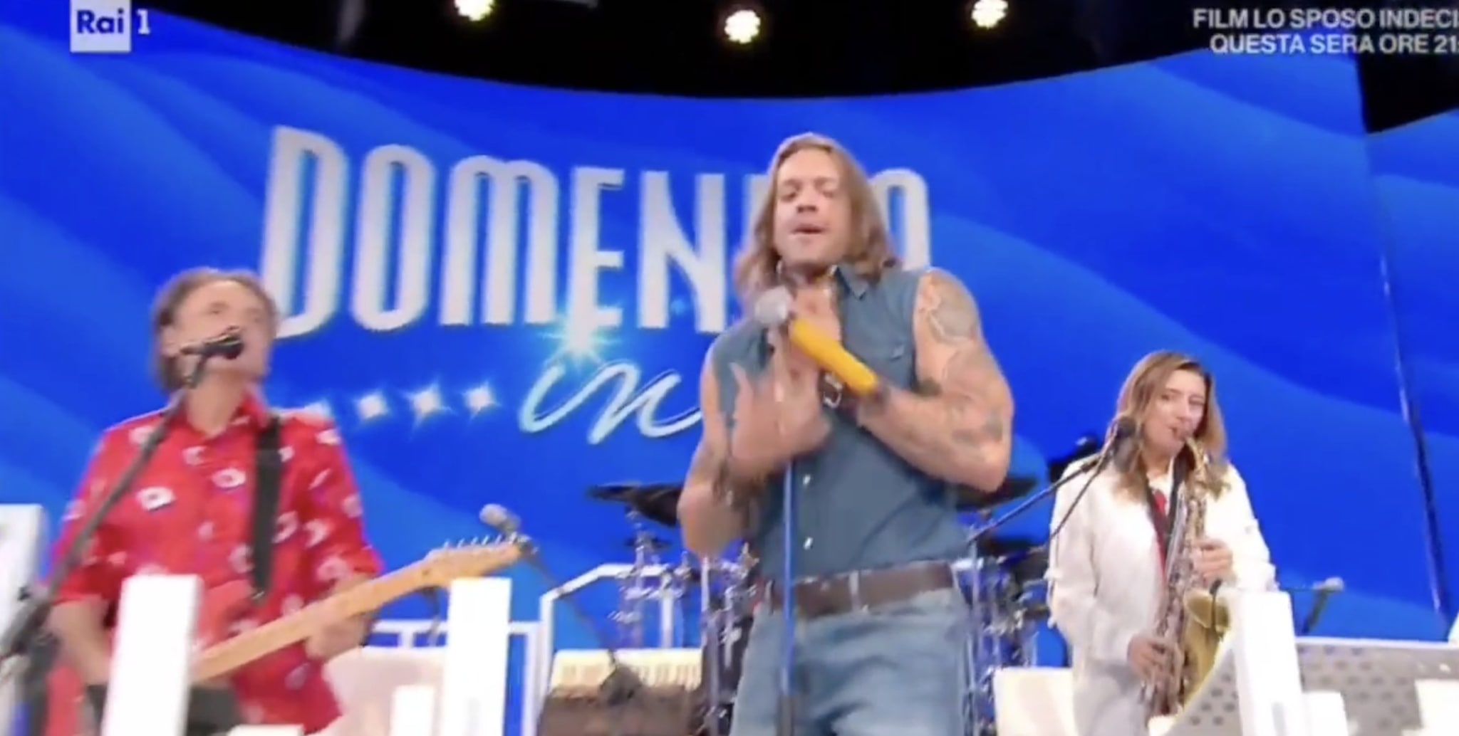 Timothy Cavicchini, debutto timido a Domenica In: cade il microfono, Io canto con Pausini divide