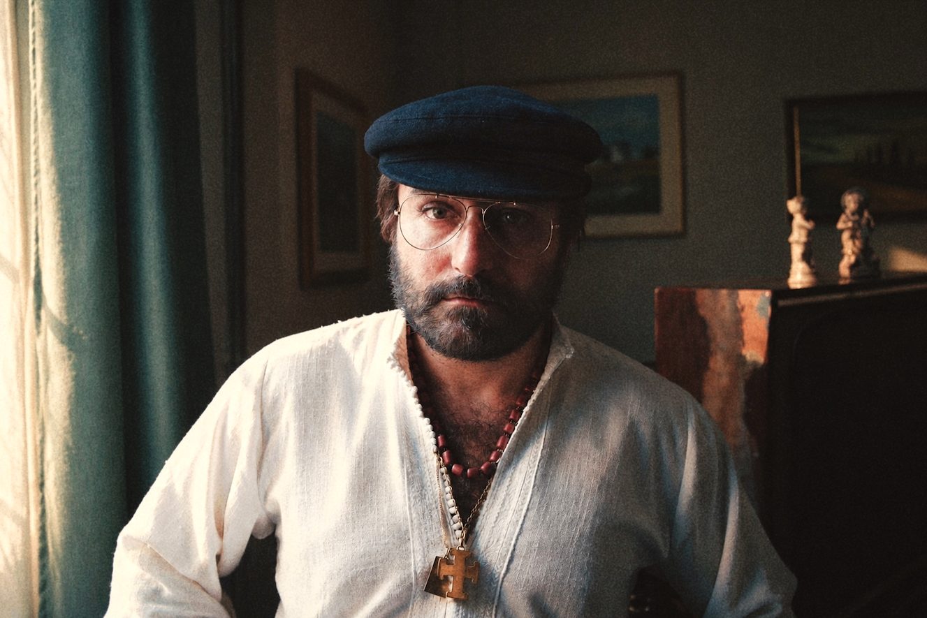 Valentino Aquilano sarà Lucio Dalla in un film tv per la Rai, iniziate le riprese: trama e cast completo